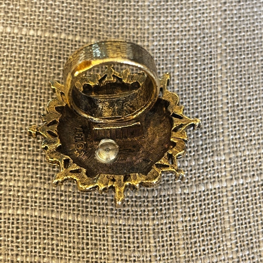 Vintage Arthur Pepper Scarf Ring | Signed ART Royal Knight | Goldtone - Picture 2 of 4